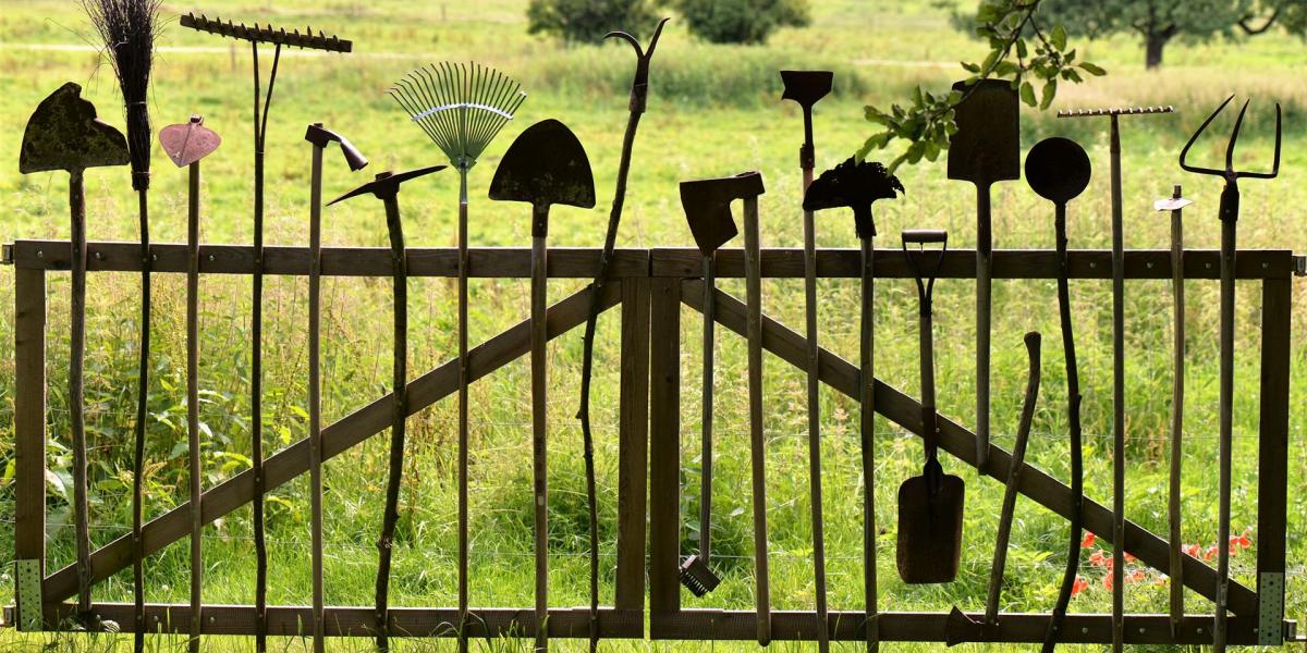 gartenwerkzeuge, alt, gebraucht, abgenutzt, nostalgisch, zaun, gartenwerkzeuge, zaun, zaun, zaun, zaun, zaun