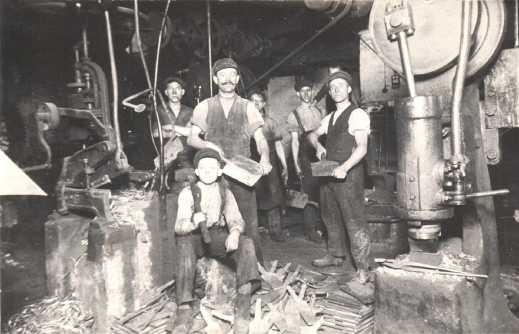 Schmiedemitarbeiter Baack Spatenschmiede 1928